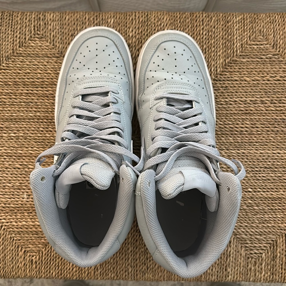 Men’s Nike high tops. Size 9.5. EUC